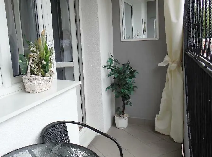 Bialy 6-8 Osob Dostawka